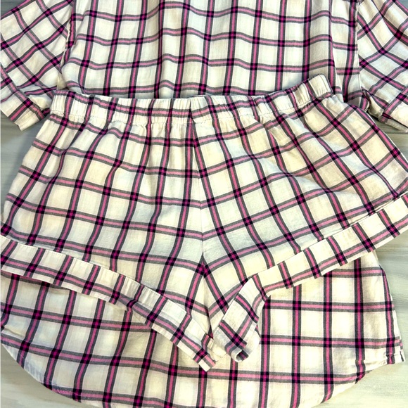 Victoria’s Secret size small shorts pajama set. Great condition.  - Picture 11 of 13